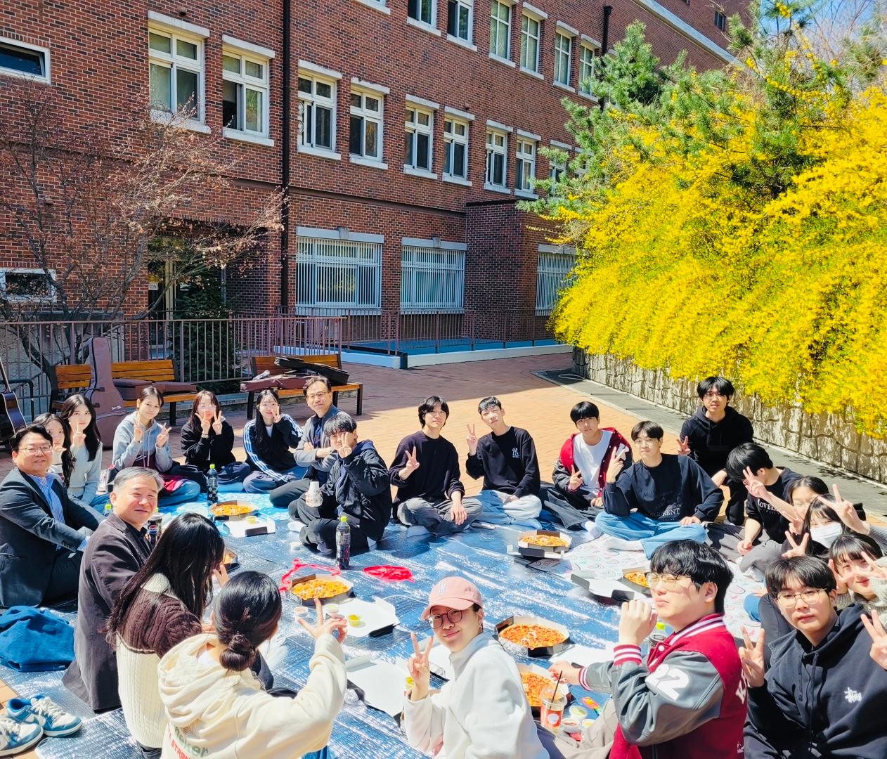 2025년 봄 FAmE 피자런치